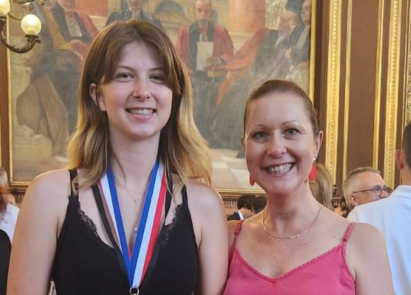 Félicitations à Chloé BURBAN et à sa professeure Carine HURTREL !